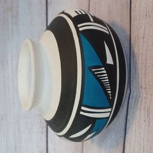 Southwestern pottery. Signed by R.Galvan. Blue, Black, & White.